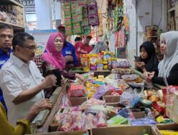 Blusukan ke pasar Sentral, AST-RITA disambut dan Didoakan Lanjutkan Dua Kali