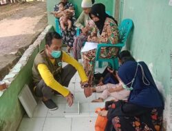 Masyarakat Aktif Mengantarkan Anak Ke Posyandu Bura Sapiri
