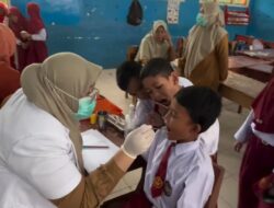 Petugas Kesehatan Rutin Sambangi Sekolah untuk Deteksi Dini Penyakit Tidak Menular